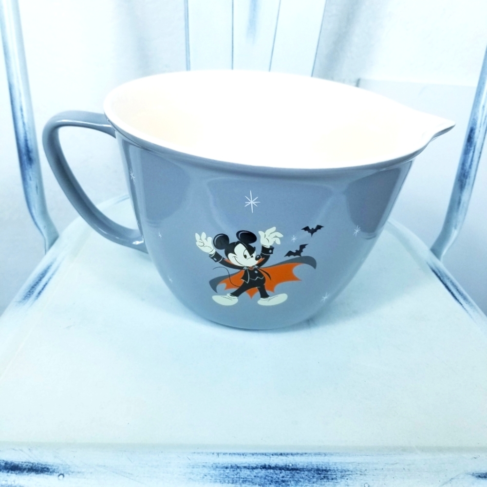 Disney Halloween Large bowl glass mixing pouring bowl NEW